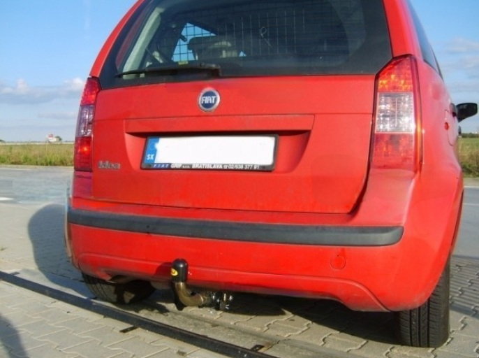 Fiat Idea dupa 2004 carlig de remorcare demontabil automat cu maneta marca Autohak [3]