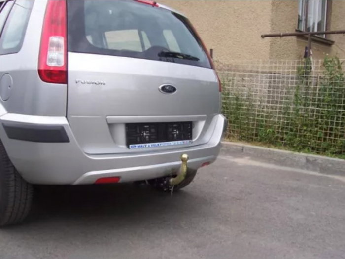 Ford Fusion incepand cu 2002 carlig de remorcare demontabil automat cu maneta [6]