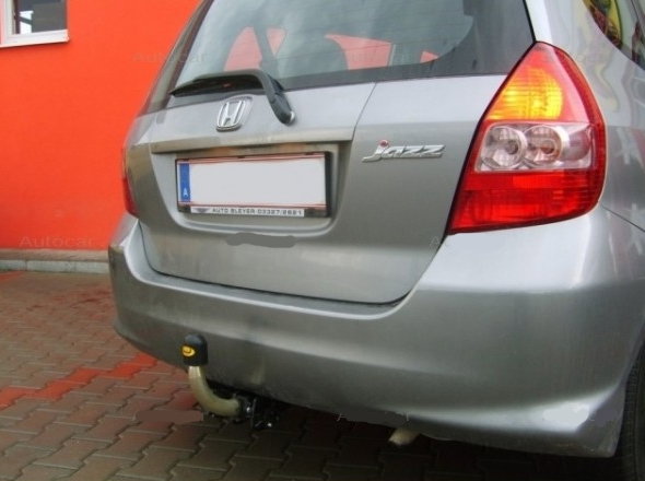 Honda Jazz 2002 - 2008 carlig de remorcare demontabil automat cu maneta marca Autohak [2]