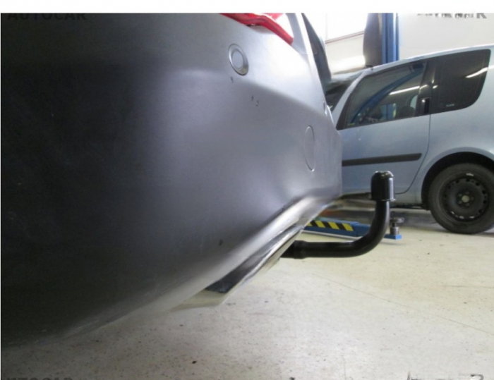 Jeep Cherokee KL dupa 2014 carlig de remorcare demontabil automat vertical marca Autohak [6]