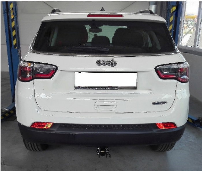 Jeep Compass dupa 2016 carlig de remorcare demontabil automat cu maneta marca Autohak [4]