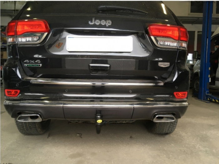Jeep Grand Cherokee dupa 2011 carlig de remorcare demontabil automat vertical marca Autohak [4]
