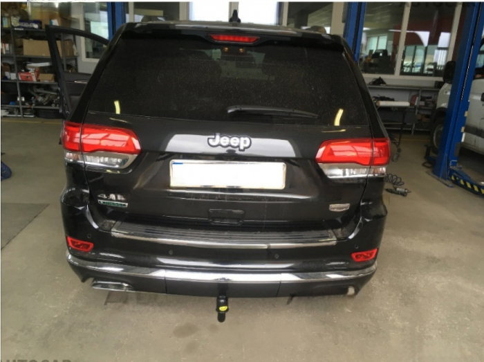 Jeep Grand Cherokee dupa 2011 carlig de remorcare demontabil automat vertical marca Autohak [5]