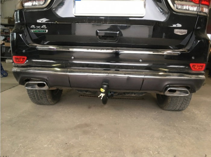 Jeep Grand Cherokee dupa 2011 carlig de remorcare demontabil automat vertical marca Autohak [10]