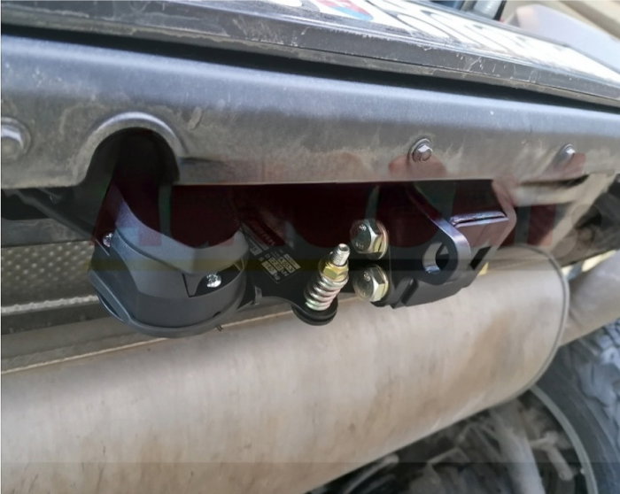 Jeep Wrangler JL dupa 2018 carlig de remorcare demontabil automat vertical marca Autohak [5]