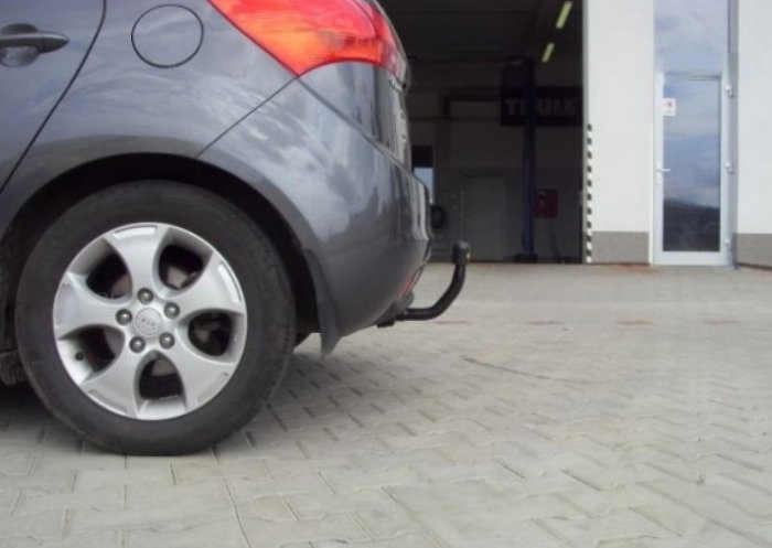 Kia Venga dupa 2009 carlig de remorcare demontabil automat vertical marca Autohak [4]