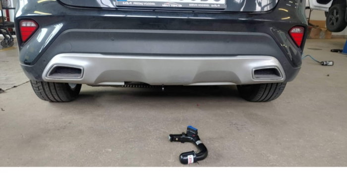Kia Xceed dupa 09/2019 carlig de remorcare demontabil automat vertical marca Autohak [6]
