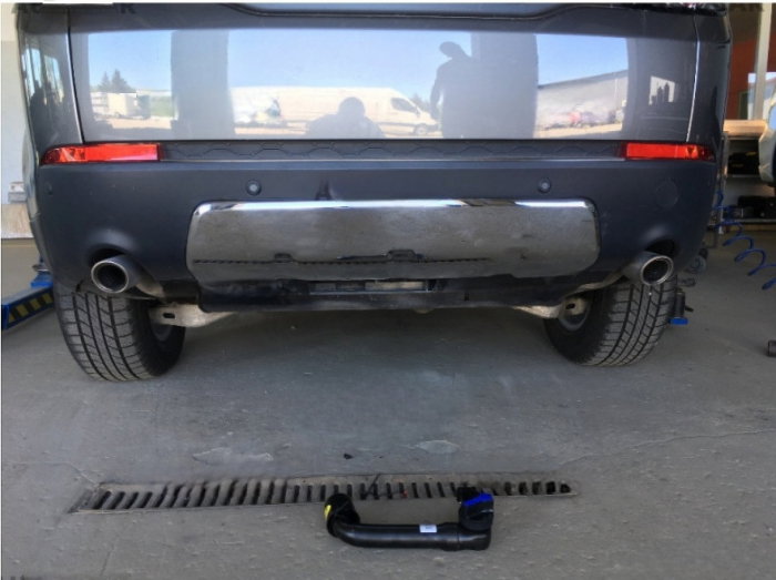 Land Rover Discovery Sport 5 locuri 2015 - 2019 carlig de remorcare demontabil automat vertical marca Autohak [8]