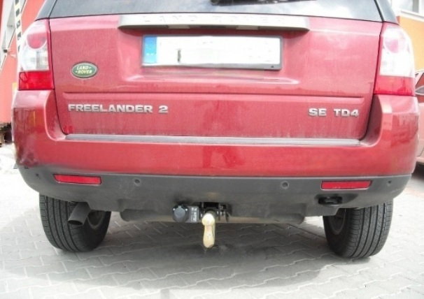 Land Rover Freelander II dupa 2008 carlig de remorcare demontabil automat cu maneta marca Autohak [7]