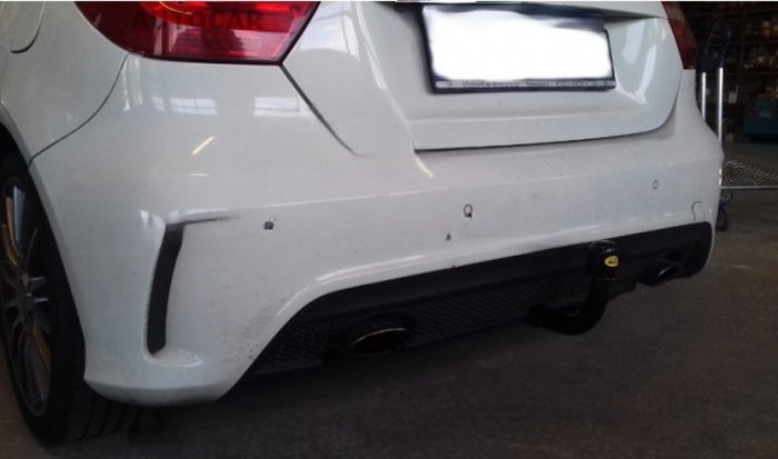 Mercedes A Class (W176) 2012 - 2018 carlig de remorcare demontabil automat vertical marca Autohak [4]