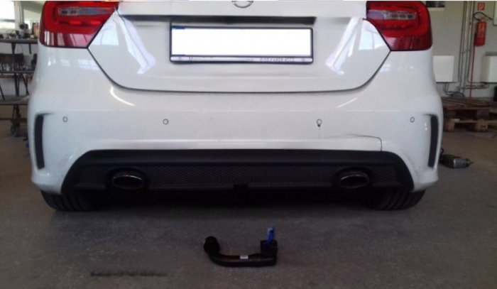 Mercedes A Class (W176) 2012 - 2018 carlig de remorcare demontabil automat vertical marca Autohak [8]