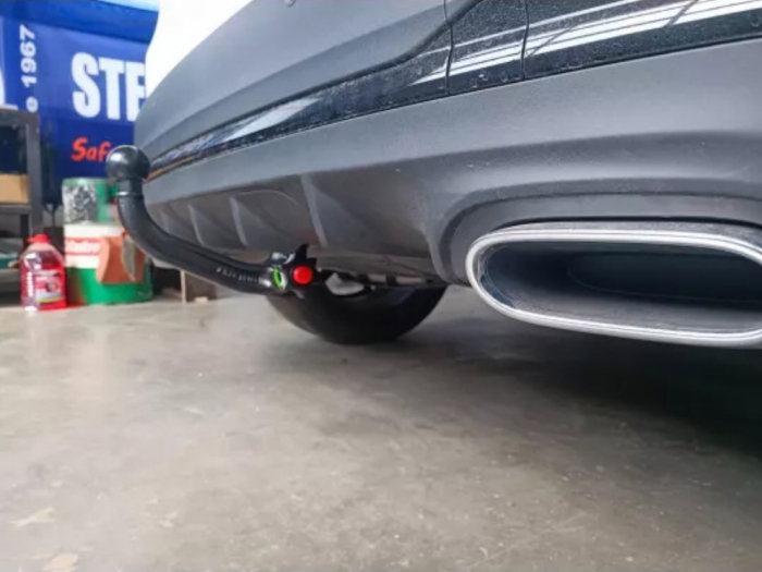 Mercedes A Class (W177) htb 2018 - prezent carlig de remorcare demontabil automat vertical [8]
