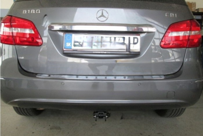 Mercedes B Class (W246) 2011 - 2019 carlig de remorcare demontabil automat cu maneta marca Autohak [5]