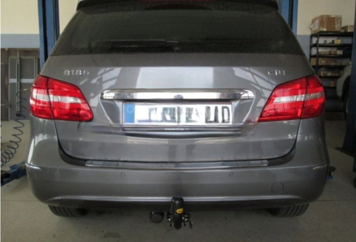Mercedes B Class (W246) 2011 - 2019 carlig de remorcare demontabil automat cu maneta marca Autohak [2]