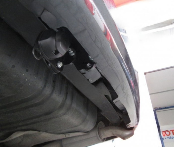 Mercedes Citan dupa 2012 carlig de remorcare demontabil automat cu maneta marca Autohak [2]