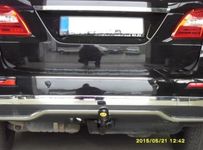 Mercedes M Class ML (W166) dupa 2011 carlig de remorcare demontabil automat vertical marca Autohak [5]