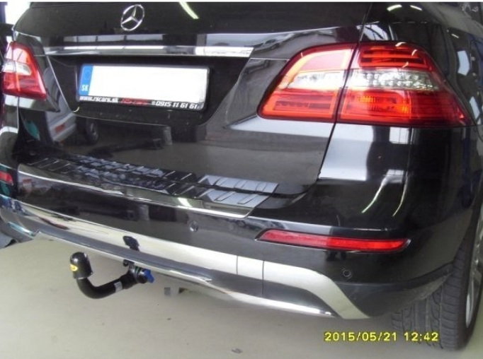 Mercedes M Class ML (W166) dupa 2011 carlig de remorcare demontabil automat vertical marca Autohak [16]