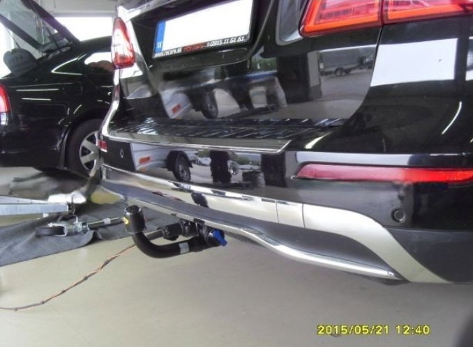 Mercedes M Class ML (W166) dupa 2011 carlig de remorcare demontabil automat vertical marca Autohak [14]