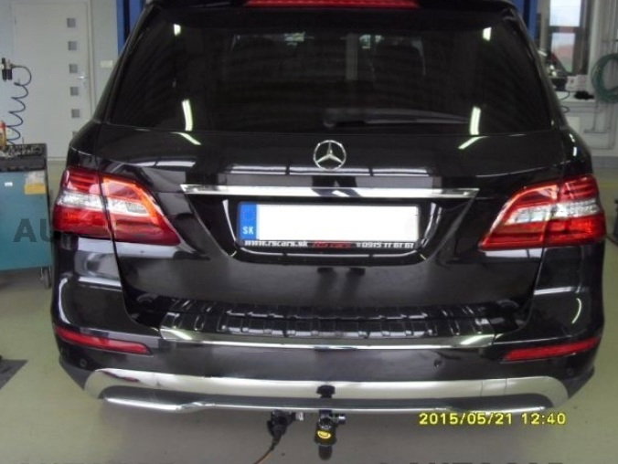 Mercedes M Class ML (W166) dupa 2011 carlig de remorcare demontabil automat vertical marca Autohak [15]
