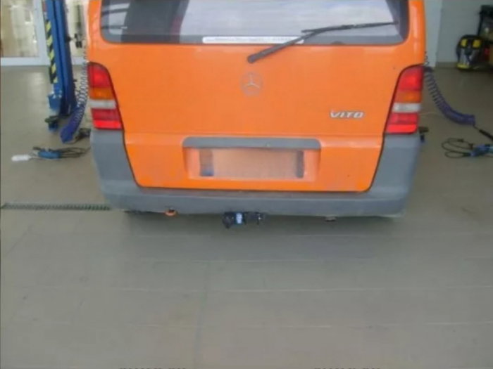 Mercedes Viano W638 van 1996 - 2003 carlig de remorcare demontabil automat cu maneta [7]