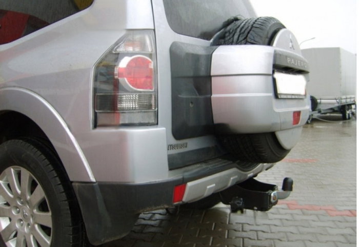 Carlig remorcare Mitsubishi Pajero 3/5 usi dupa 2007 marca Autohak [2]