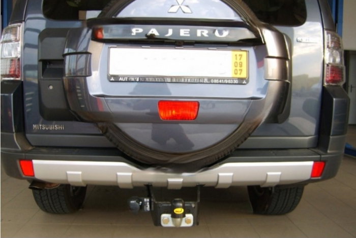 Carlig remorcare Mitsubishi Pajero 3/5 usi dupa 2007 marca Autohak [6]