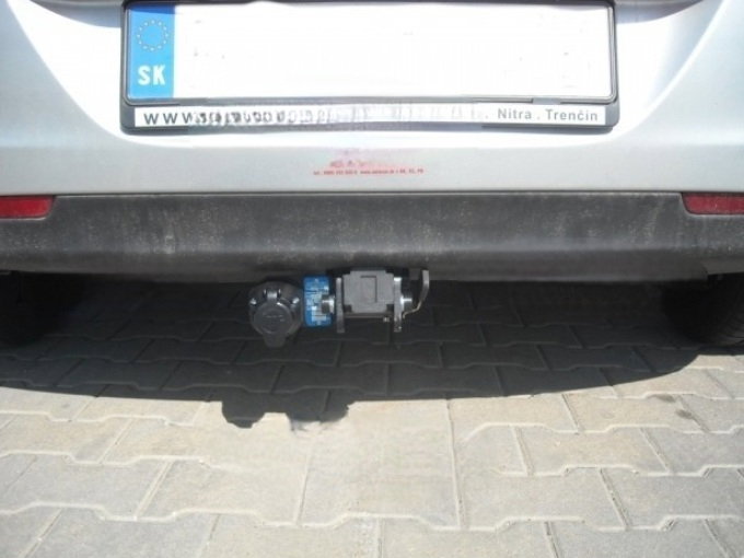 Opel Astra J htb 2009 - 2015 carlig de remorcare demontabil automat cu maneta marca Autohak [2]