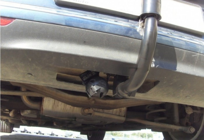 Opel Astra J htb 2009 - 2015 carlig de remorcare demontabil automat vertical marca Autohak [5]
