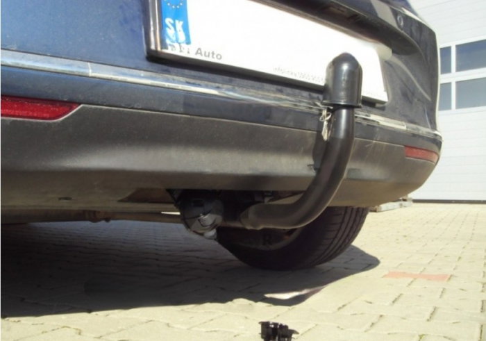 Opel Astra J htb 2009 - 2015 carlig de remorcare demontabil automat vertical marca Autohak [7]