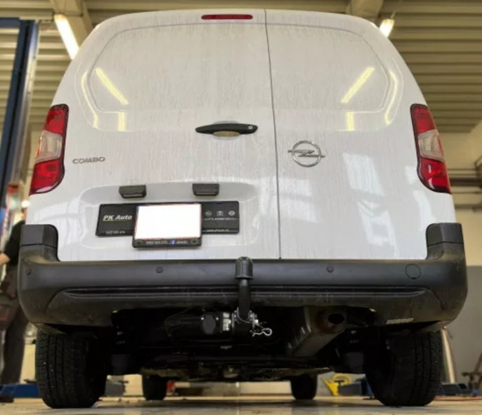 Opel Combo dupa 2018 carlig de remorcare demontabil automat cu maneta marca Autohak [2]