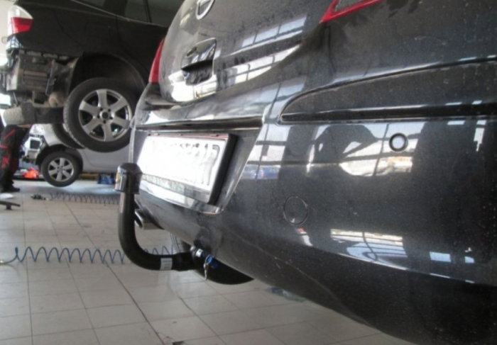 Opel Corsa D 2006 - 2019 carlig de remorcare demontabil automat vertical marca Autohak [5]