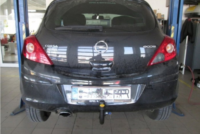 Opel Corsa D 2006 - 2019 carlig de remorcare demontabil automat vertical marca Autohak [4]
