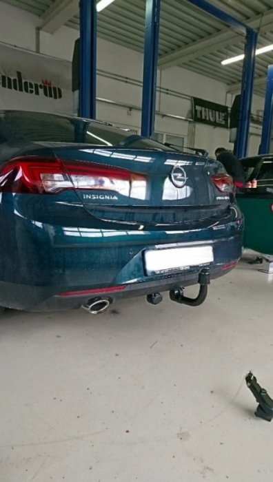 Opel Insignia 5 usi dupa 2017 carlig de remorcare demontabil automat vertical marca Autohak [5]