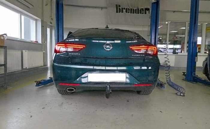 Opel Insignia 5 usi dupa 2017 carlig de remorcare demontabil automat vertical marca Autohak [8]
