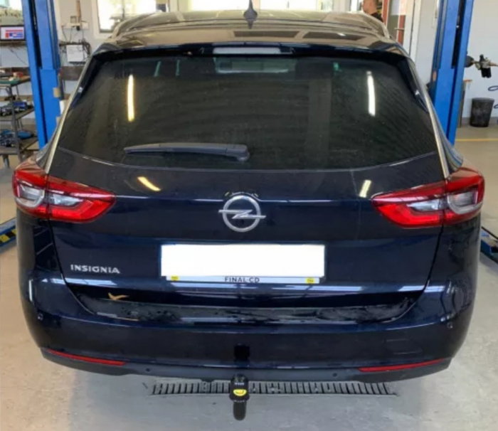Opel Insignia combi dupa 2017 carlig de remorcare demontabil automat vertical marca Autohak [5]