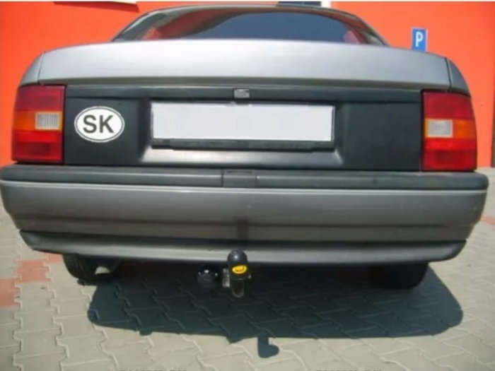 Carlig remorcare Opel Vectra A sedan (4 usi) fabricat intre 1988 - 1995 marca Autohak [3]