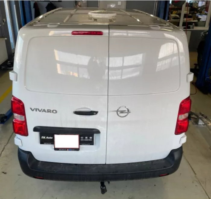 Opel Vivaro dupa 09/2019 carlig de remorcare demontabil automat cu maneta marca Autohak [3]