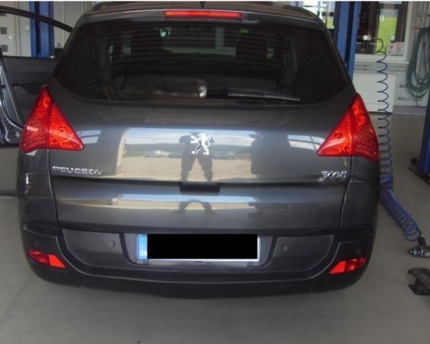 Peugeot 3008 fabricat intre 2009 - 2016 carlig de remorcare demontabil automat vertical marca Autohak [7]