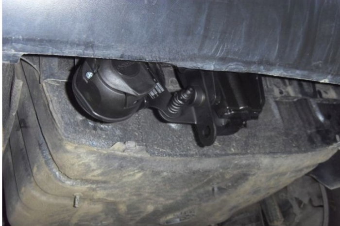 Peugeot 3008 fabricat intre 2009 - 2016 carlig de remorcare demontabil automat vertical marca Autohak [5]