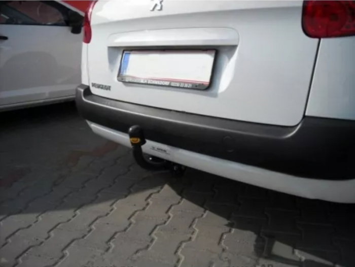 Carlig remorcare Peugeot 308 SW dupa 2008 marca Autohak [5]