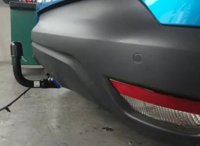 Renault Captur 2013 - 2019 carlig de remorcare demontabil automat cu maneta marca Autohak [4]