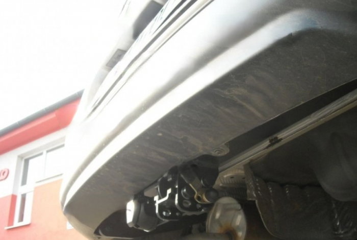 Renault Clio Grandtour fabricat incepand cu 2013 carlig de remorcare demontabil automat cu maneta marca Autohak [2]