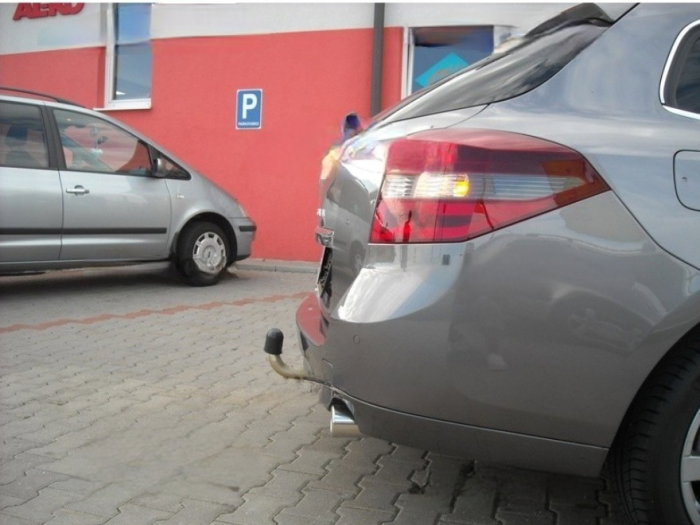 Renault Laguna combi dupa 2007 carlig de remorcare demontabil automat cu maneta marca Autohak [5]