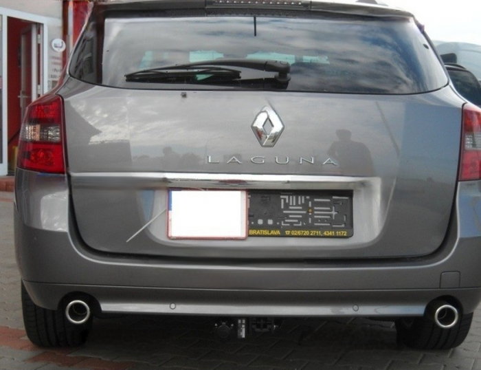 Renault Laguna combi dupa 2007 carlig de remorcare demontabil automat cu maneta marca Autohak [3]