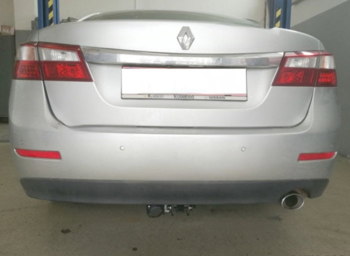 Renault Latitude dupa 10.2010 carlig de remorcare demontabil automat cu maneta marca Autohak [3]