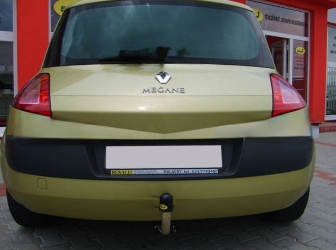 Renault Megane 2 htb 2002 - 2009 carlig de remorcare demontabil automat cu maneta marca Autohak [4]