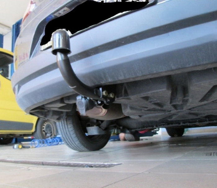 Renault Megane 3 combi fabricat intre 2008 - 2016 carlig de remorcare marca Autohak [3]