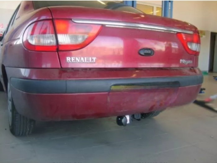 Carlig remorcare Renault Megane I Classic 4 usi 1996 - 2003 demontabil automat cu maneta [2]