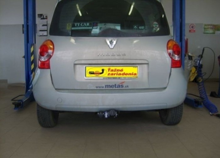 Renault Modus 5 usi 2004 - 2012 carlig de remorcare demontabil automat cu maneta marca Autohak [6]