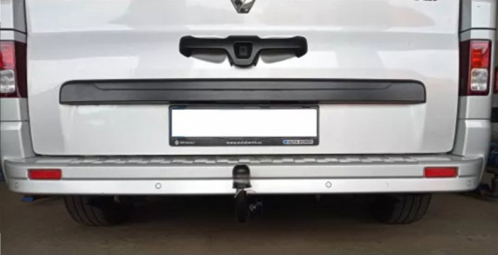 Renault Trafic dupa 2014 carlig de remorcare demontabil automat vertical marca Autohak [5]